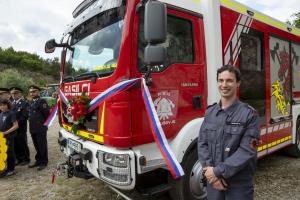 034 prevzem gasilskega vozila Foto atelje Postojna